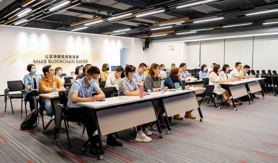 佛山安格斯团队到访文储区块链参观学习 共同助力区块链人才培育发展