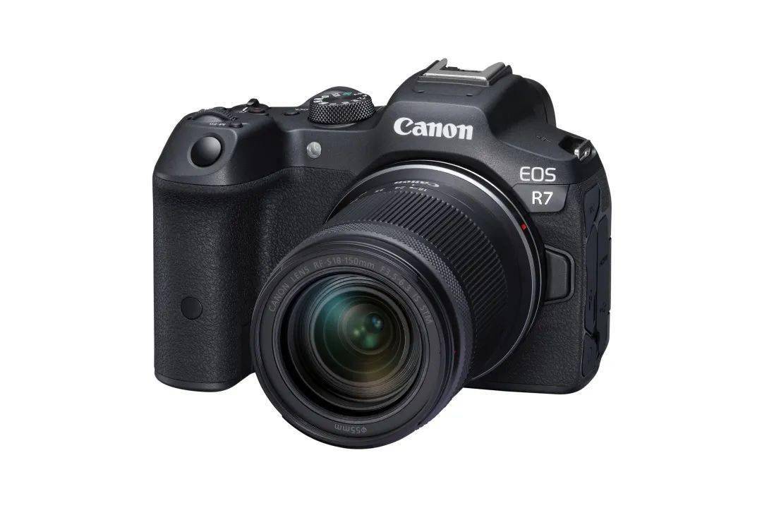 单机身5399元起，佳能正式发布“青春专微”相机EOS R7与EOS R10