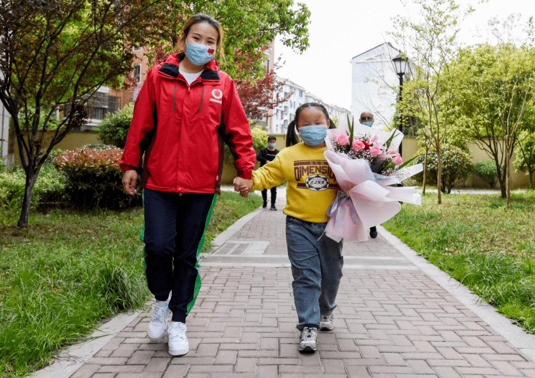大江资讯专访：重症高风险、普通人群怎么健康防护？