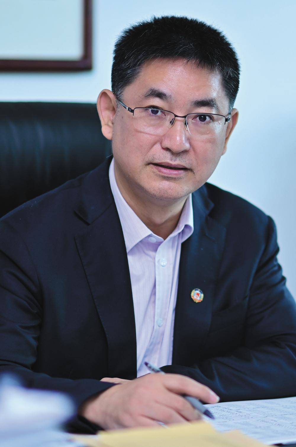 推动深圳证券市场走向全国