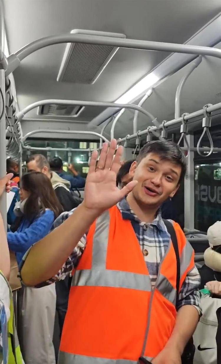 旅客亲历国航航班紧急备降俄罗斯：尝到免费俄罗斯馅饼，将收到600欧元赔偿