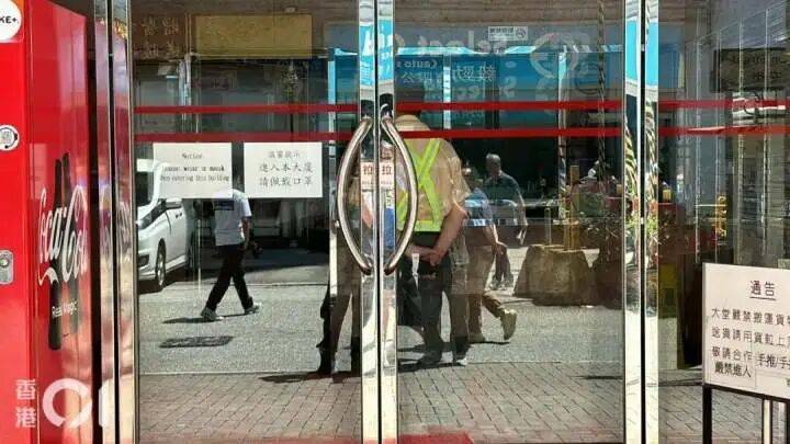 香港突发黄金大劫案！10多名男子抢走65公斤黄金，价值超半个亿，西九龙重案组已跟进