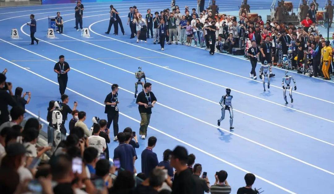 华为发布十大技术趋势：2035年超90%的中国家庭将拥有智能机器人