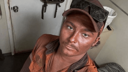 23岁澳大利亚1米78男子淹死在印尼1米5深泳池，遗体送回国心脏丢失，出现多处割伤和瘀痕