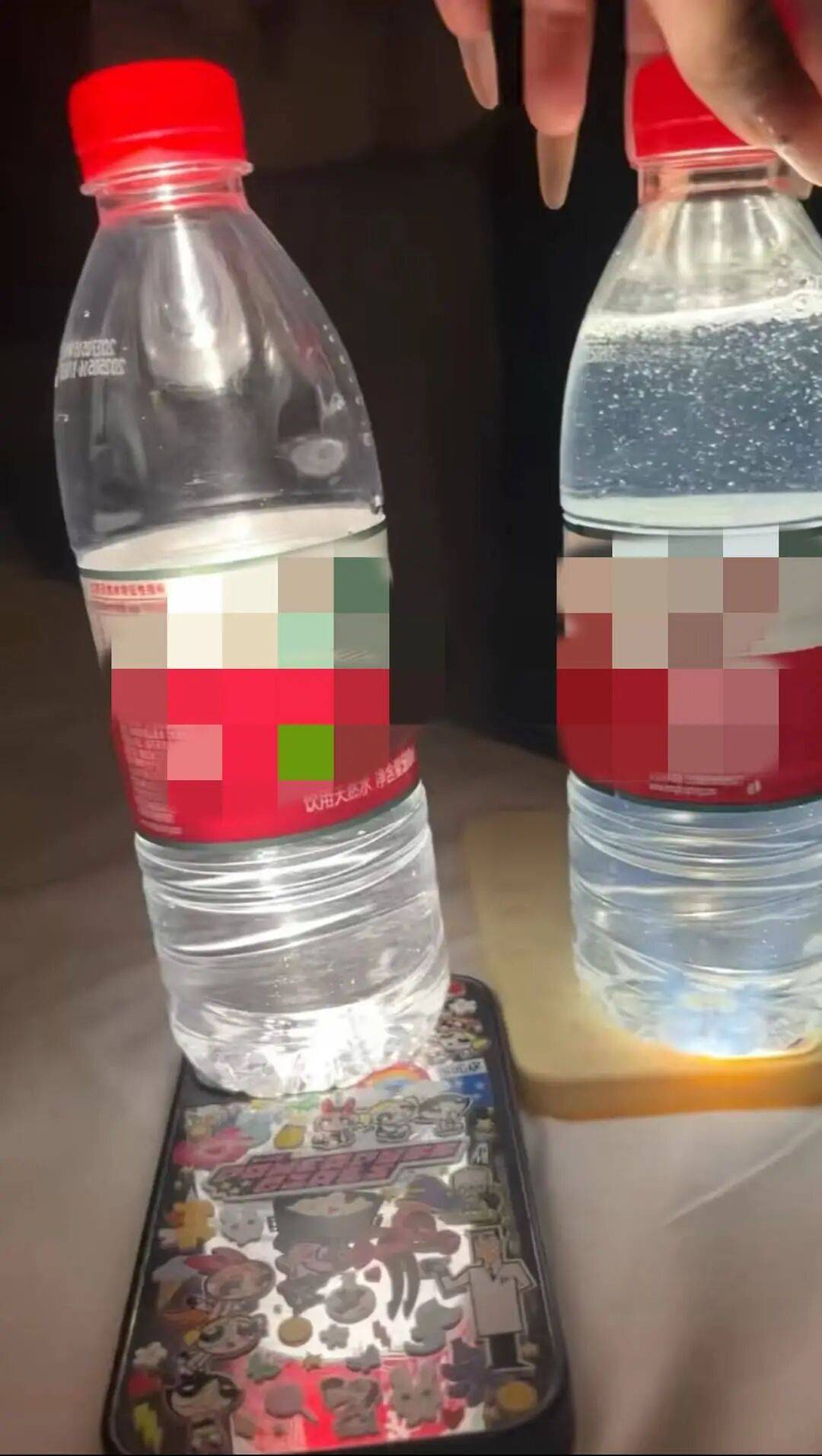 游客在酒店喝到“矿泉水瓶装的不明液体” 导致喉咙灼伤！官方最新回应