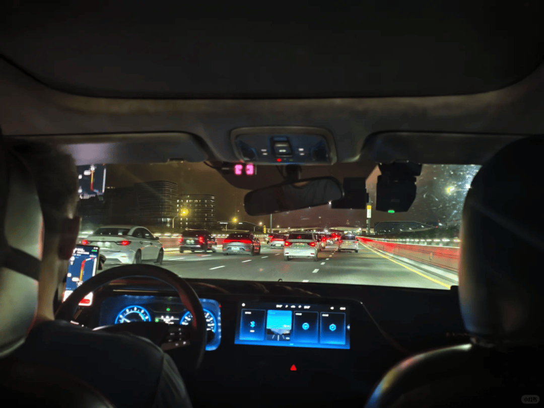 “不亚于春节回家”！凌晨5点，深圳有人已经堵在路上……