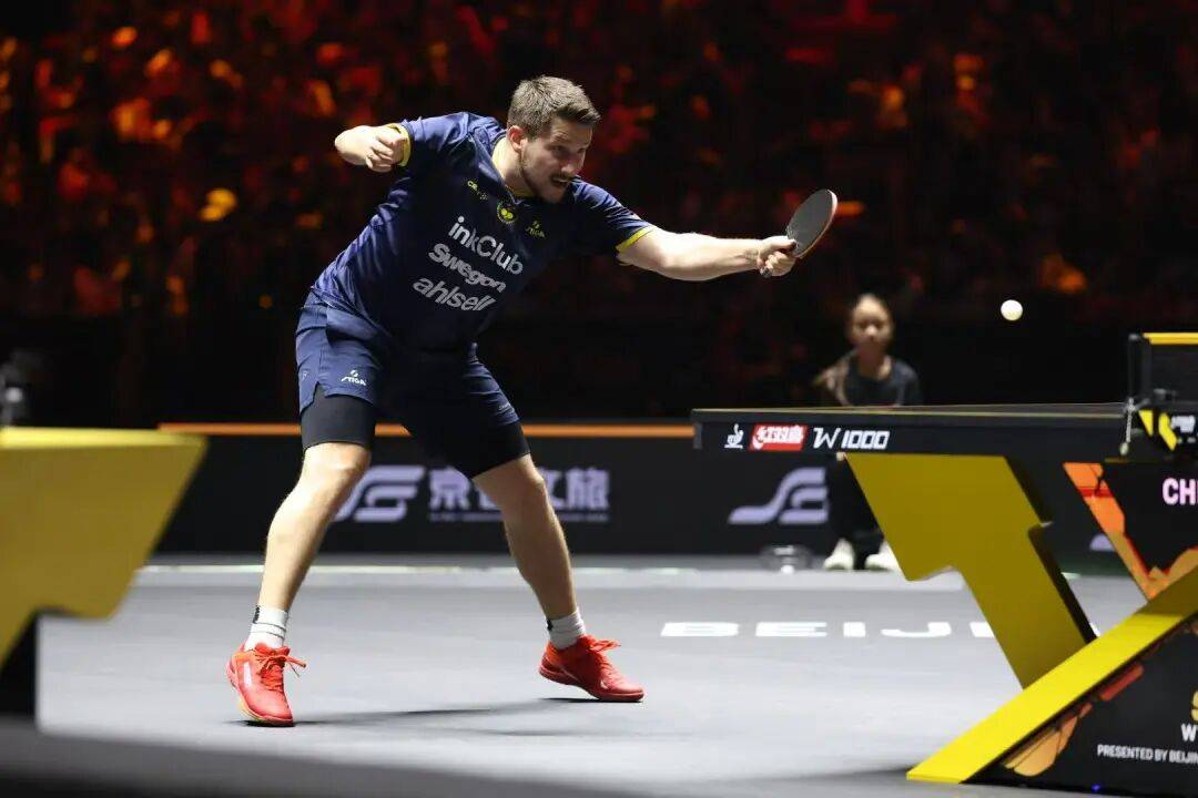 王艺迪完胜桥本，向鹏挺进8强 | WTT中国大满贯单打