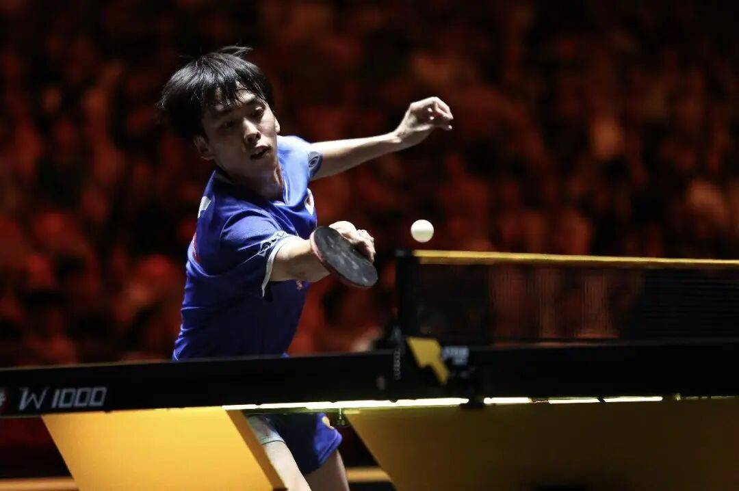 王艺迪完胜桥本，向鹏挺进8强 | WTT中国大满贯单打