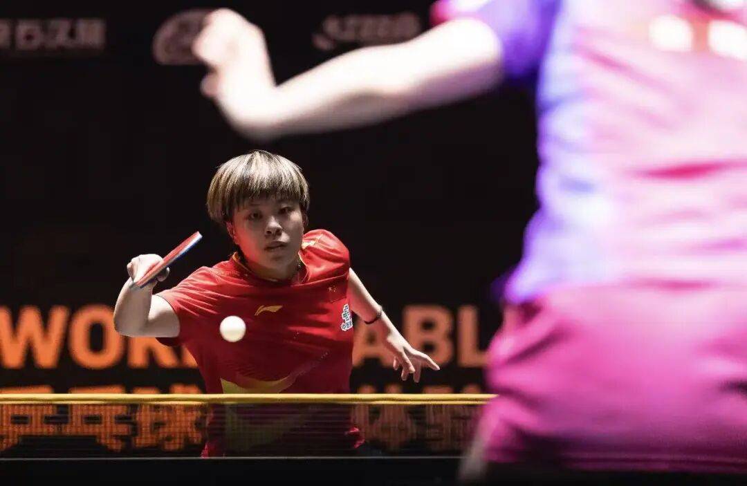 王艺迪完胜桥本，向鹏挺进8强 | WTT中国大满贯单打