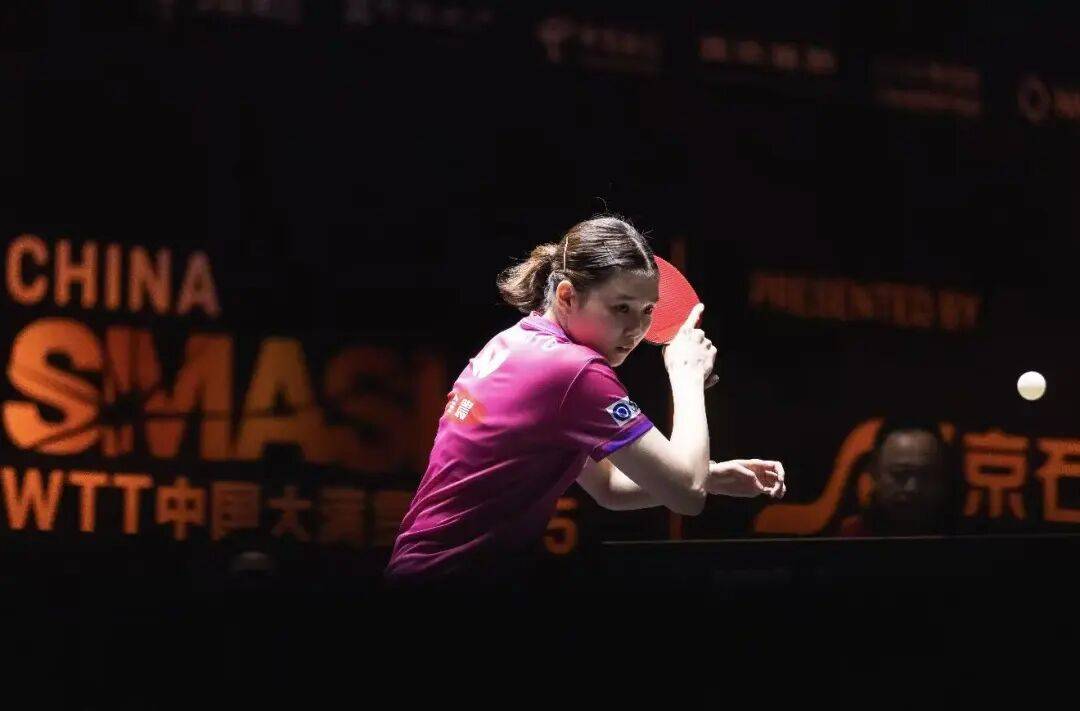 王艺迪完胜桥本，向鹏挺进8强 | WTT中国大满贯单打