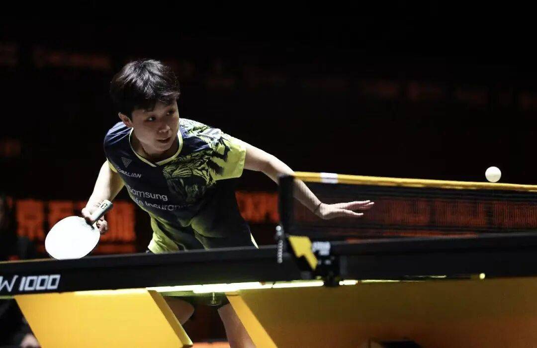 王艺迪完胜桥本，向鹏挺进8强 | WTT中国大满贯单打