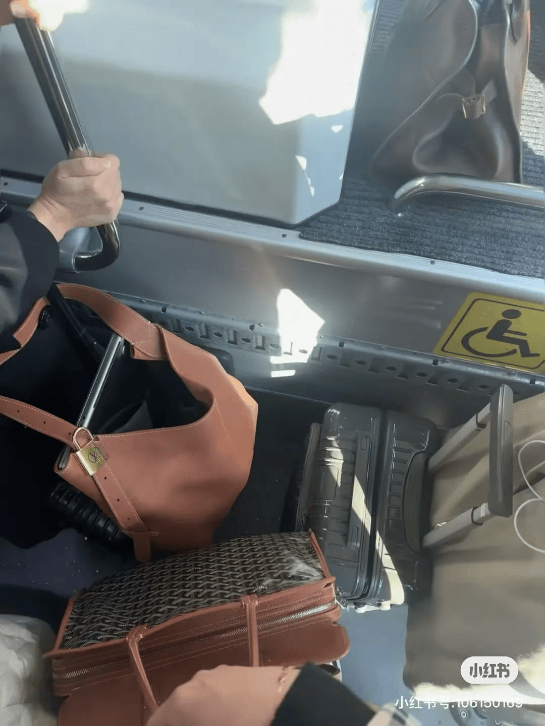 “女高管专用包”，为什么是它？