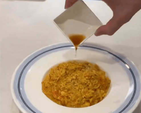 知名男歌手突然现身陌生人婚礼，并随礼999元！