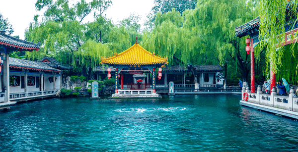 秋色满城 历下有约丨雨润泉城，双节同庆，天下第一泉邀您共赏烟雨诗画