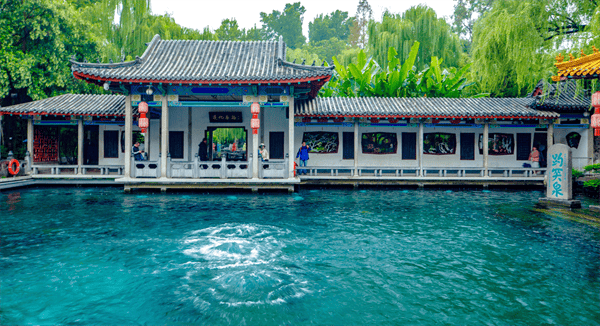 秋色满城 历下有约丨雨润泉城，双节同庆，天下第一泉邀您共赏烟雨诗画