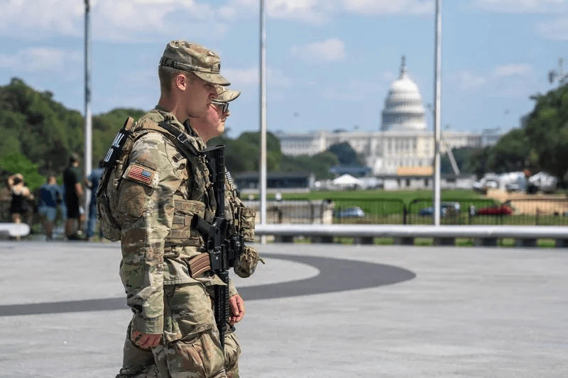 特朗普：波特兰发生“叛乱”