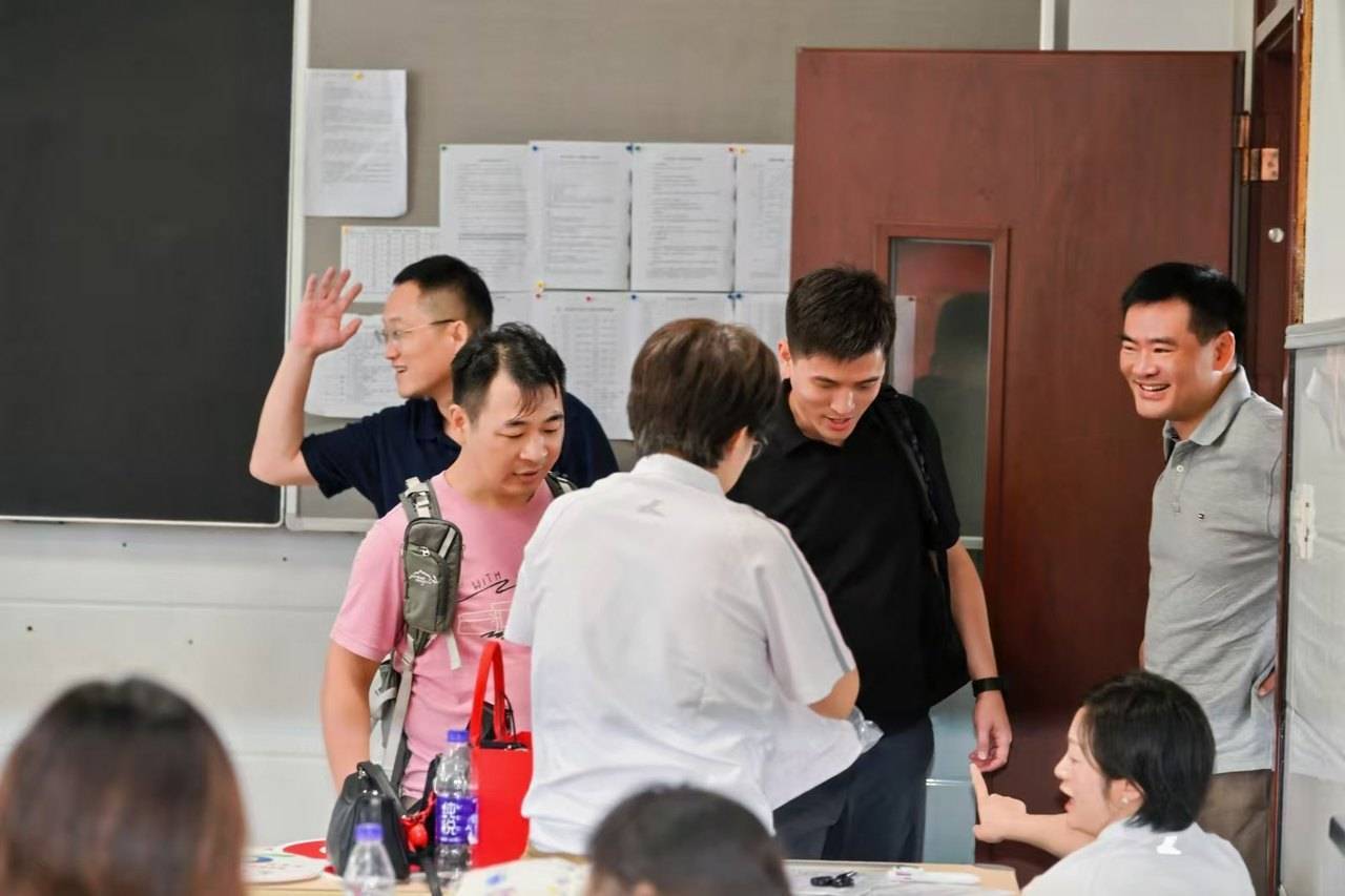 那个让老师骄傲的“调皮”班级！30年同学聚会，还伴有一封来自贵州的感谢信