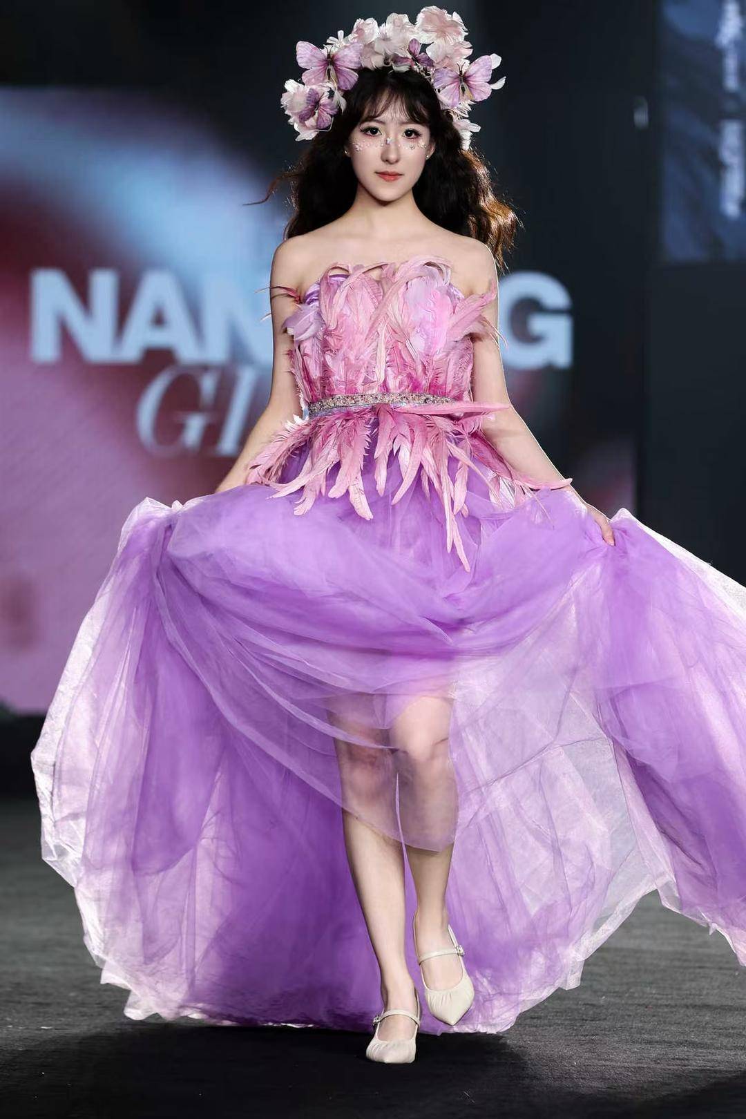 非遗惊艳、萌娃抢镜、大码模特出圈！南京国际时尚周看点太密