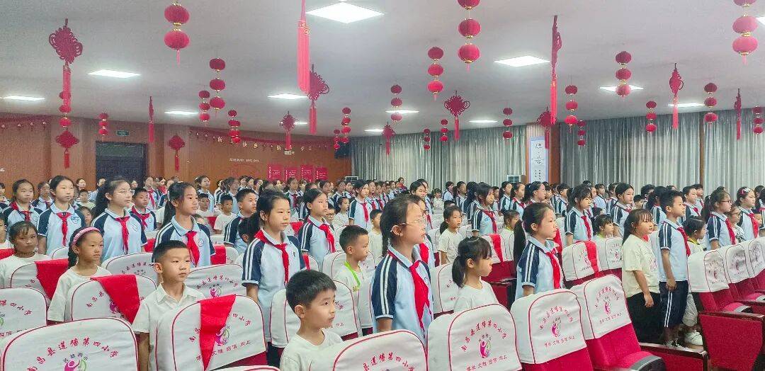 我县各级少先队组织开展“强国复兴有我 争当新时代好少年”建队日主题活动