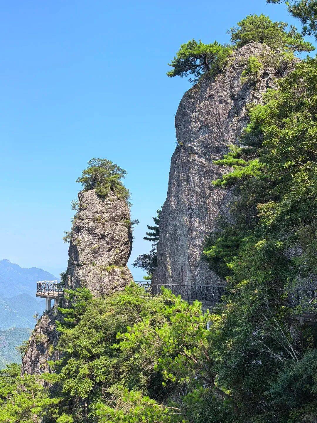 为什么年轻人迷上了爬山？ | 秋高气爽，是时候出发了→