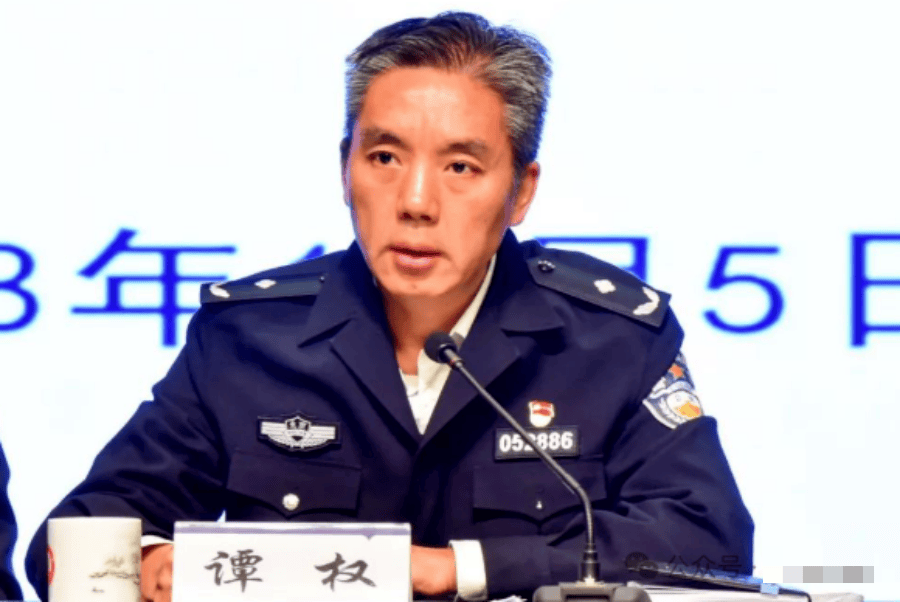 谭权任公安部部长助理，曾任海淀区副区长