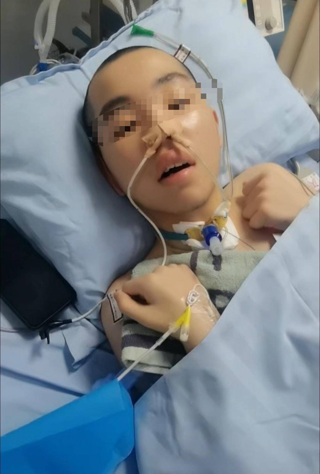 14岁男生嬉闹时被女同学打中左胸后瘫痪 家属：女孩父母为残疾人，后续费用无着落