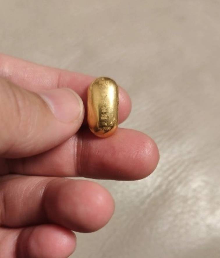 “熊孩子”误吞10克重金豆，妈妈：天天叮嘱他不要在外面拉屎