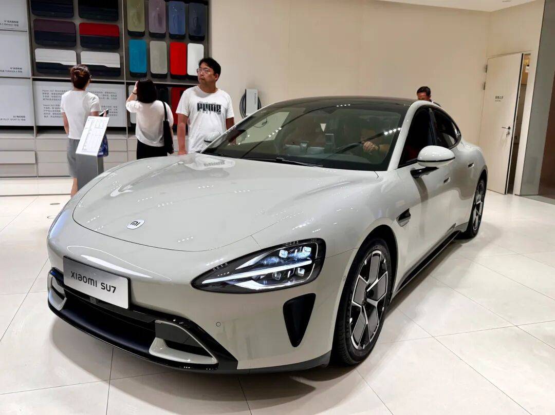 小米SU7常州再起火!车主称“锂电池未及时取出”