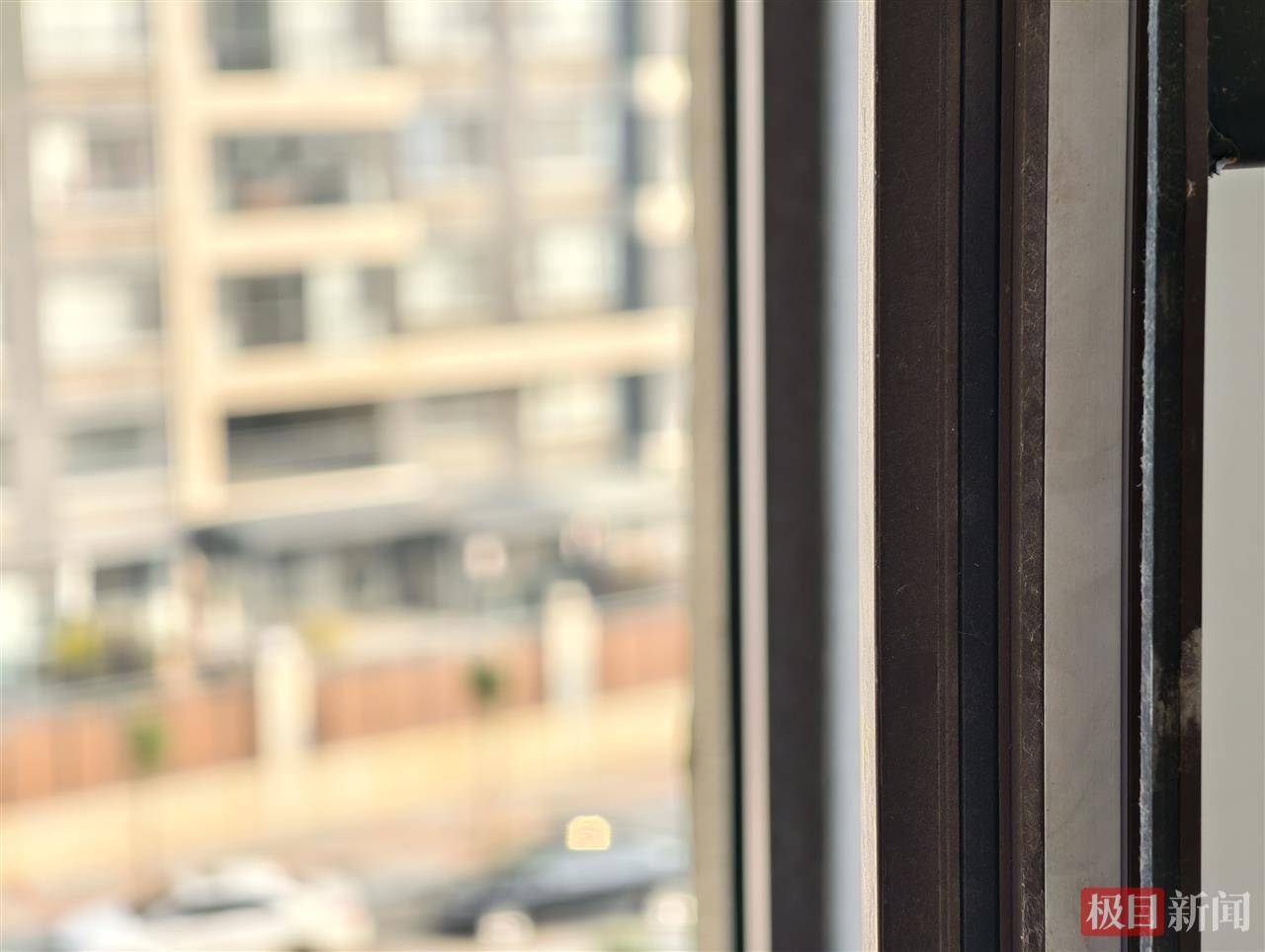 婚礼当天坠亡的28岁女教师已安葬，“遗言”背后多个传言不实，村干部：两家人极度悲伤