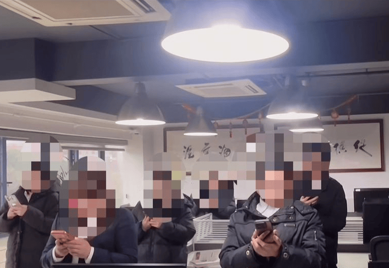 8:30上班,8点要到岗晨读?四川一公司回应:创始人爱学习,晨读内容大多聚焦于管理和经营方面,律师:应支付加班费,以避免潜在法律风险